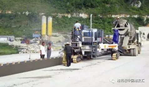 結構物的線性和耐久性優于其他預制模具，SP 15 能夠快速高效而且經濟地滑模出各種混凝土結構物，是<a href=http://product.d1cm.com/brand/hyundai/ target=_blank>現代</a>化和機械化施工的理想選擇